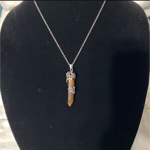 NWOT- Eye tiger natural stone  Floral Silver Pendant necklace.